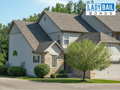 Lady bail bonds Harwinton city