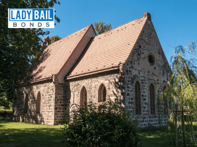 Lady bail bonds in Morris