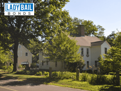 Lady bail bonds Old Lyme city