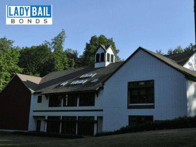 Lady bail bonds in Warren