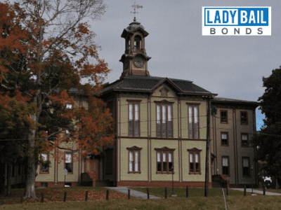 Lady bail bonds Woodstock city