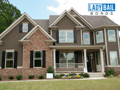 Lady bail bonds in hartland city